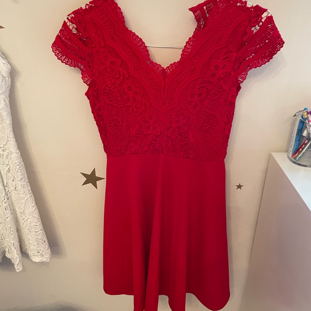 Girls / Teens size 14 Red Dress in Great Conditions